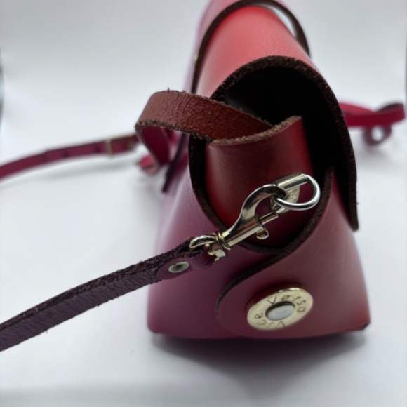 Red Leather bag - Picture 3 of 7